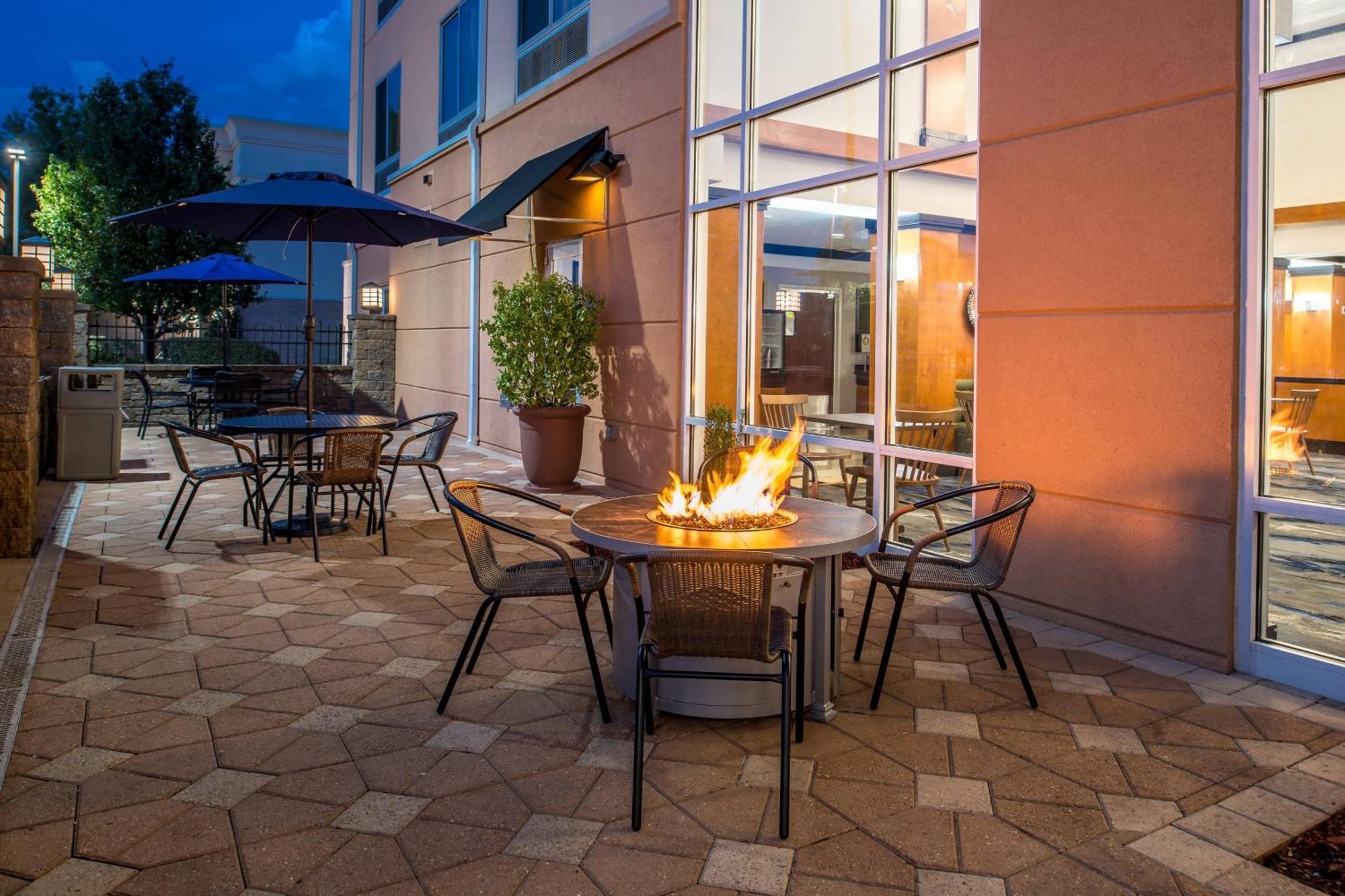Fairfield Inn And Suites By Marriott Birmingham Pelham/I-65 Exterior foto